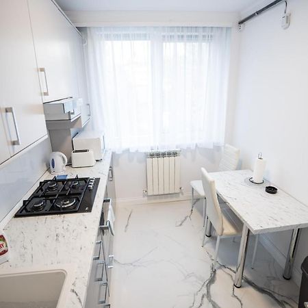 Gabi Apartament Suceava Buitenkant foto