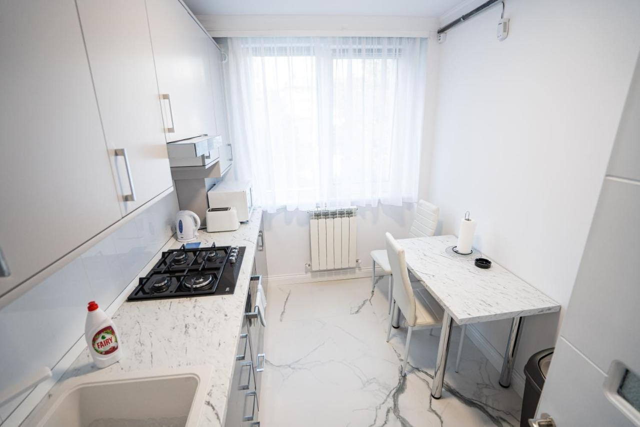 Gabi Apartament Suceava Buitenkant foto